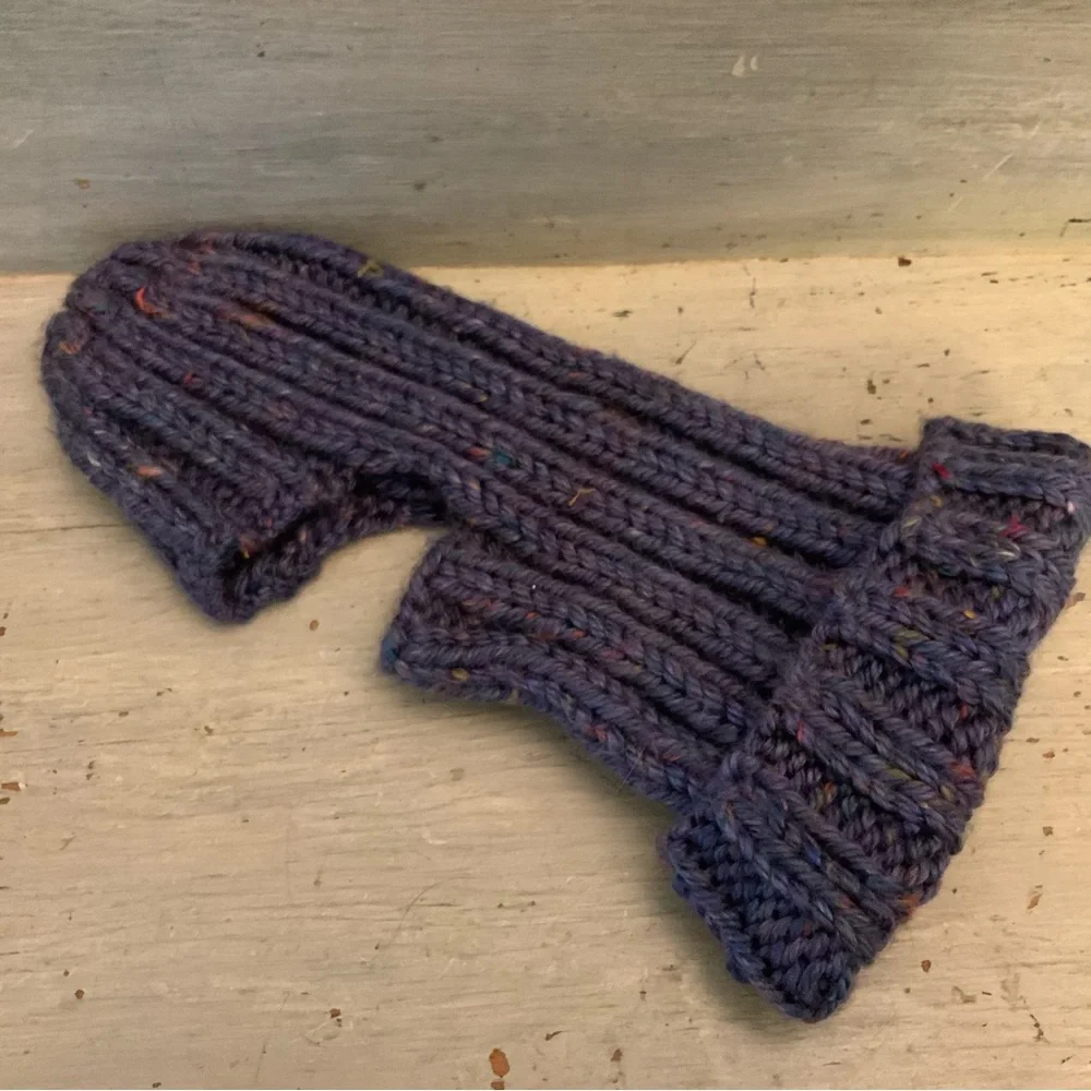 Handmade Women’s Knitted Purple Winter Face Mask Like New‎